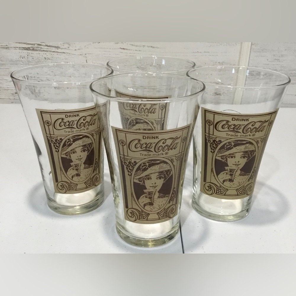 Vintage Coca Cola Flair Glass A Set of 4 Collectable Glasses